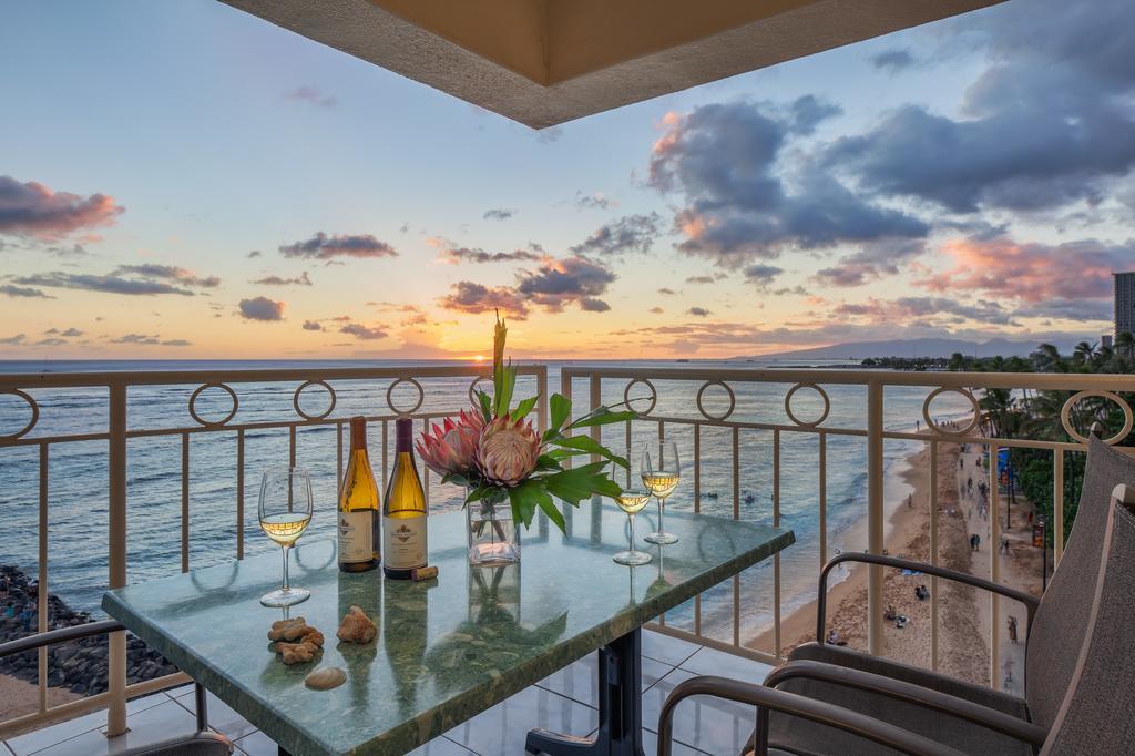 Castle Waikiki Shore Honolulu Dış mekan fotoğraf
